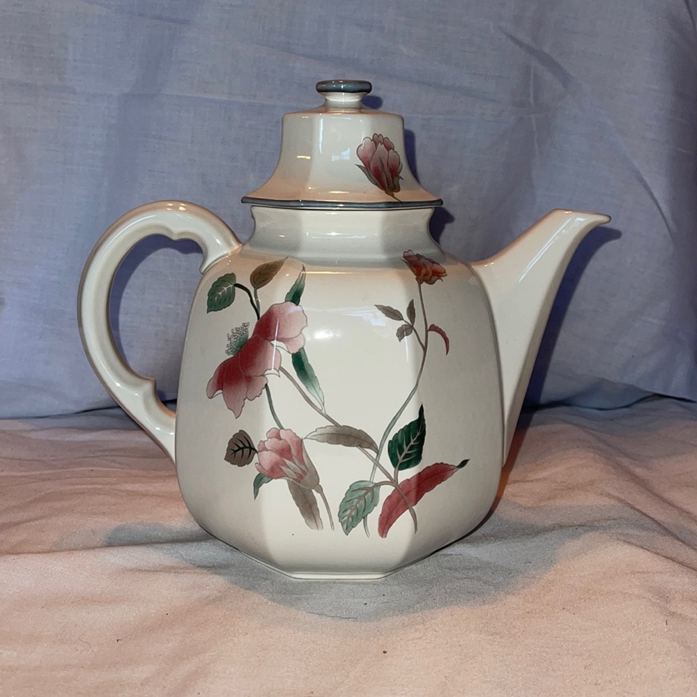 Silk Flowers By Mikasa Glass Coffee Server
